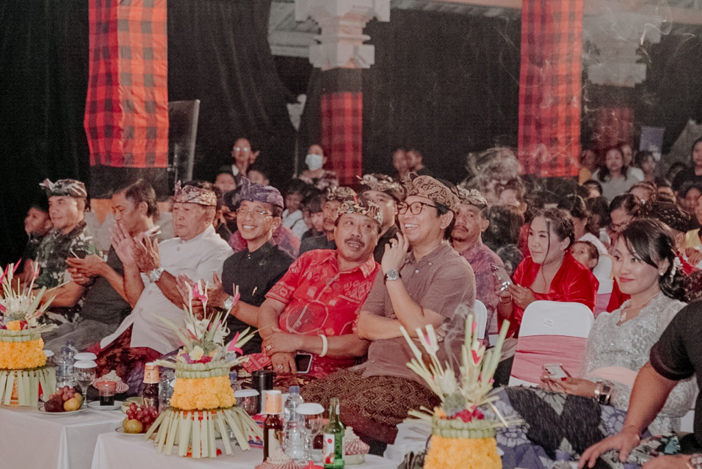 Sekda Adi Arnawa Hadiri Puncak Perayaan HUT ST. Dharma Tunggal Ke-52 Tahun